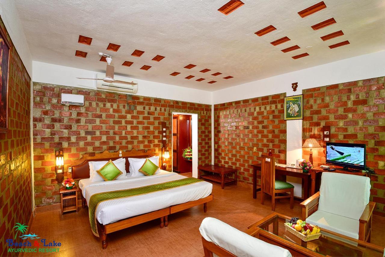 Beach And Lake Ayurvedic Resort, Kovalam Bagian luar foto