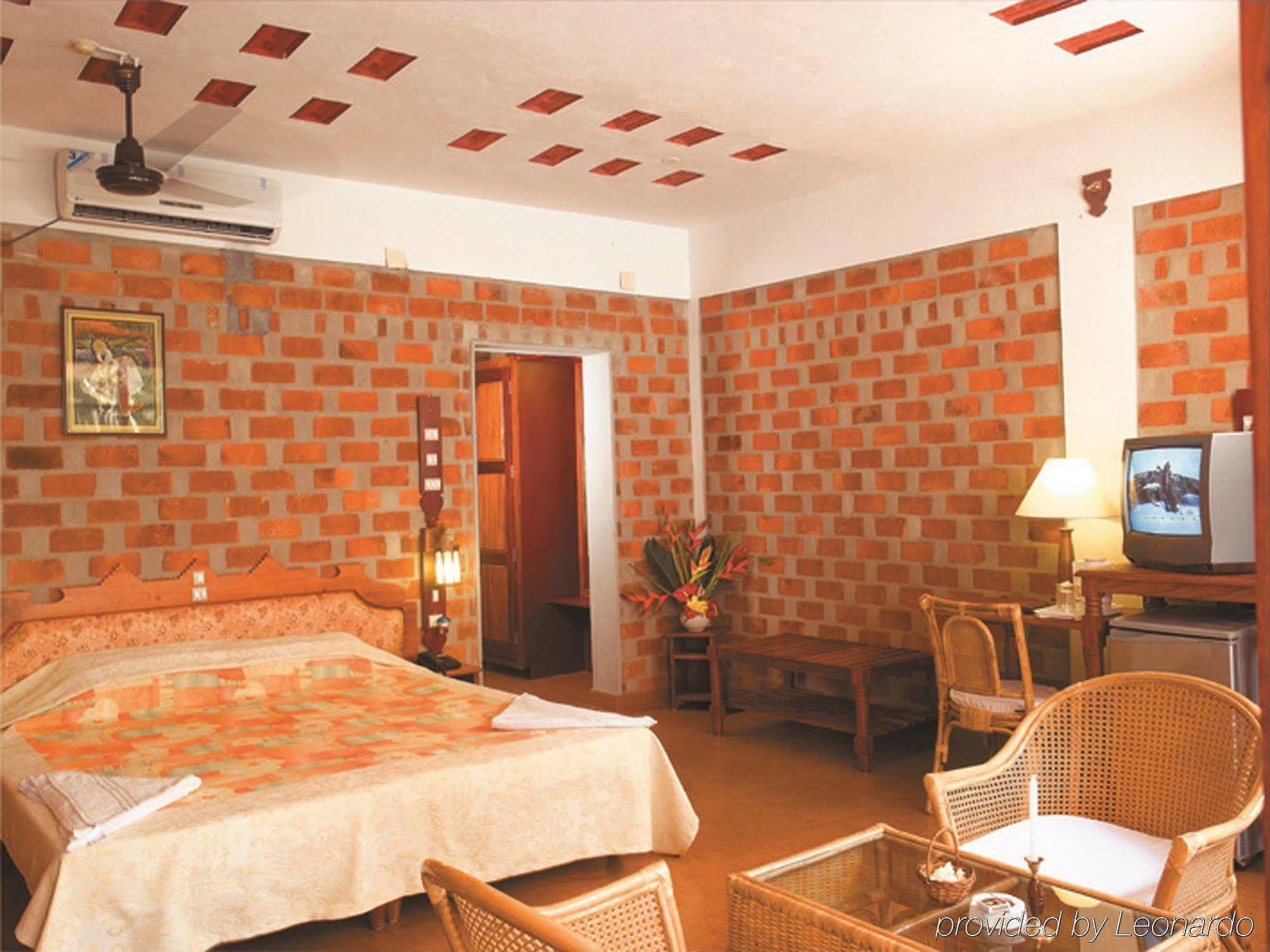 Beach And Lake Ayurvedic Resort, Kovalam Bagian luar foto