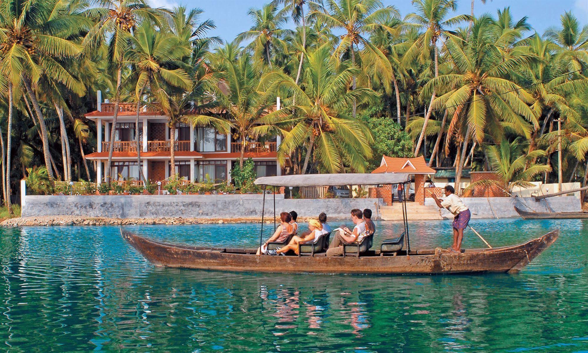 Beach And Lake Ayurvedic Resort, Kovalam Bagian luar foto