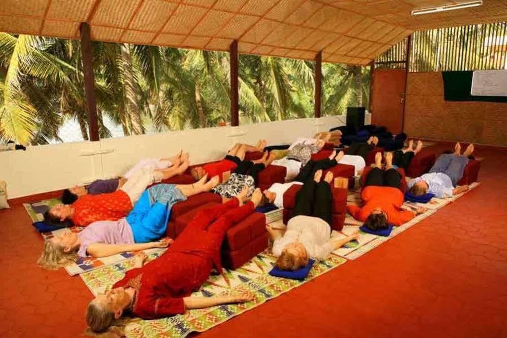 Beach And Lake Ayurvedic Resort, Kovalam Bagian luar foto