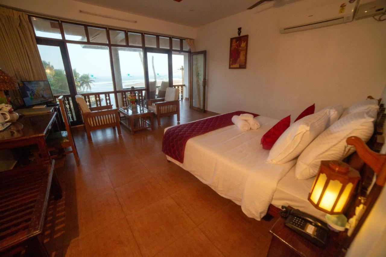 Beach And Lake Ayurvedic Resort, Kovalam Bagian luar foto