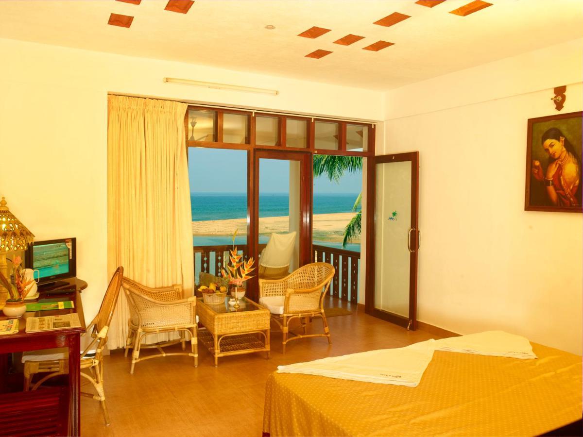 Beach And Lake Ayurvedic Resort, Kovalam Bagian luar foto